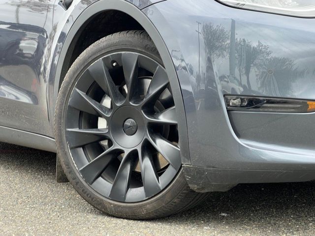 Used 2022 Tesla Model Y Long Range with VIN 7SAYGDEE0NF377059 for sale in Renton, WA