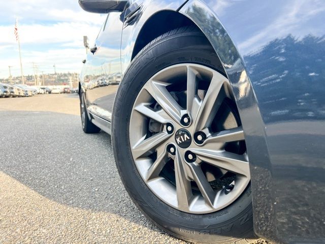 Used 2015 Kia Optima LX with VIN KNAGM4A78F5615992 for sale in Renton, WA