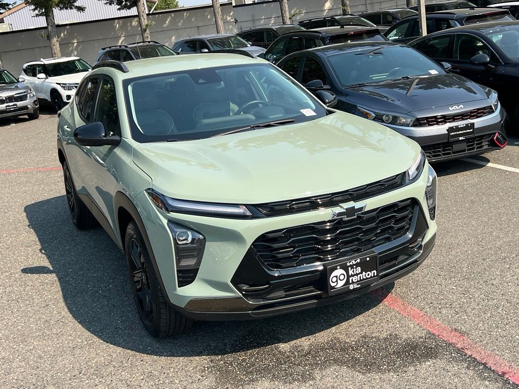Used 2025 Chevrolet Trax Activ SUV