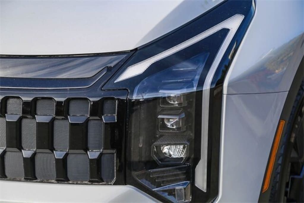 New 2026 Kia Sportage Plug-In Hybrid X-Line SUV