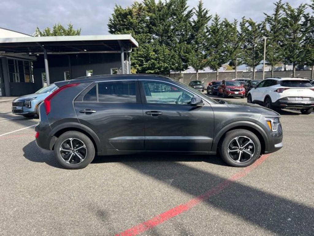 Certified 2025 Kia Niro Plug-In Hybrid EX SUV