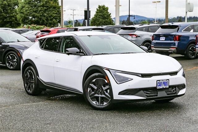 2025 Kia EV6 Light L/R's photo