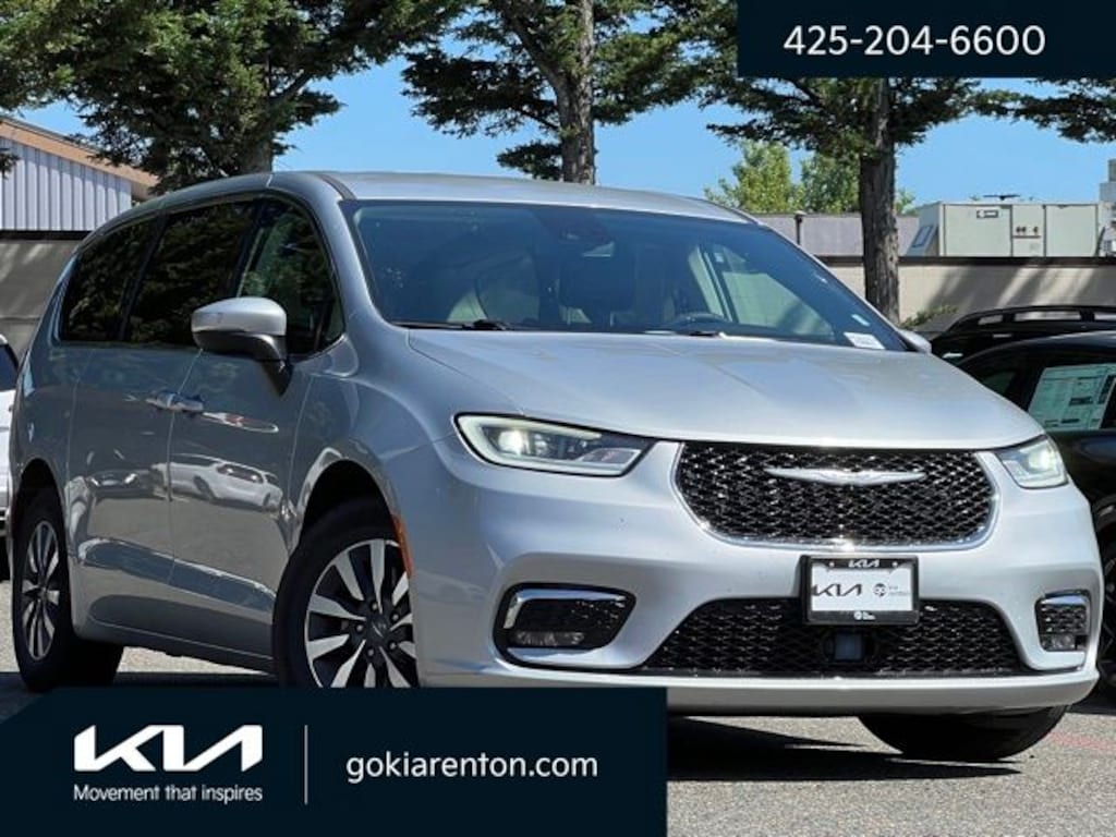 Used 2023 Chrysler Pacifica Plug-In Hybrid Touring L Van Passenger Van