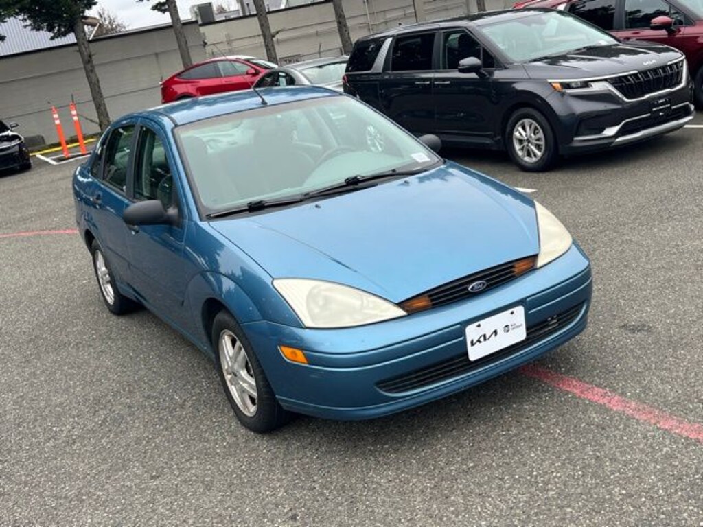 Used 2000 Ford Focus SE Sedan