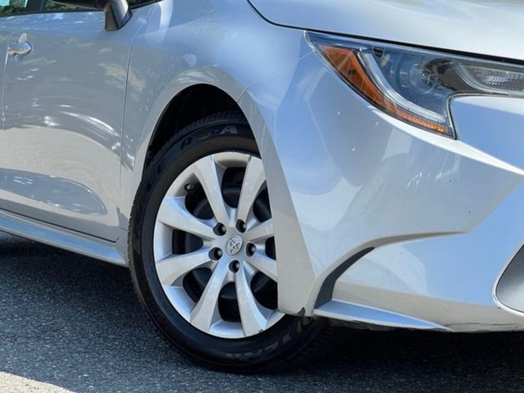 Used 2022 Toyota Corolla LE Sedan