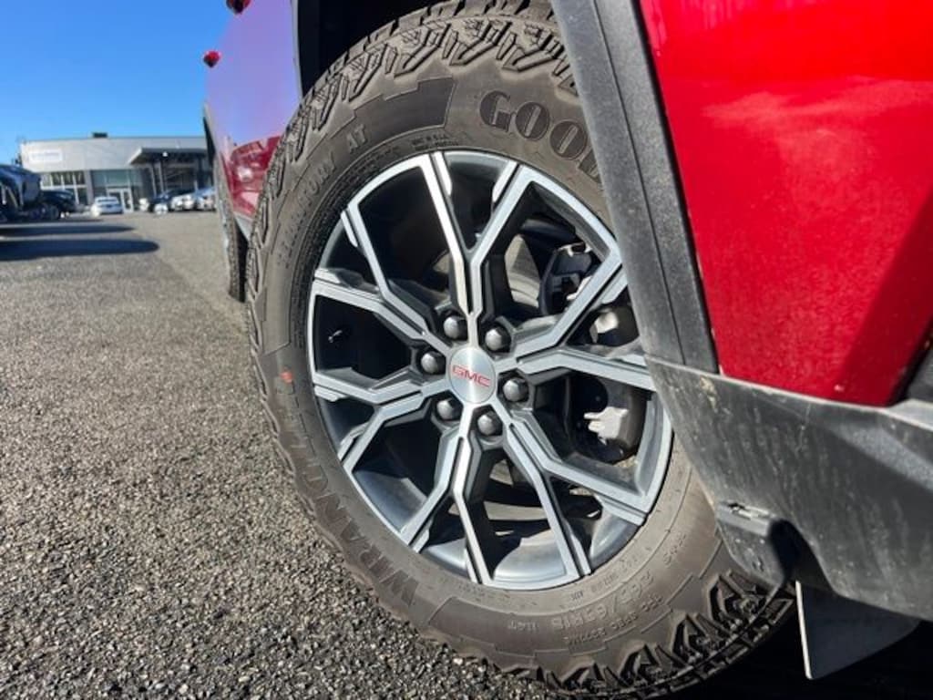 Used 2025 GMC Acadia AT4 SUV