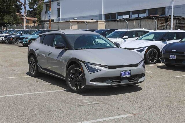 2025 Kia EV6 Light L/R's photo