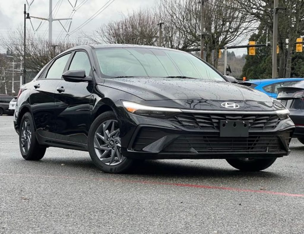 Used 2024 Hyundai Elantra SEL Sedan