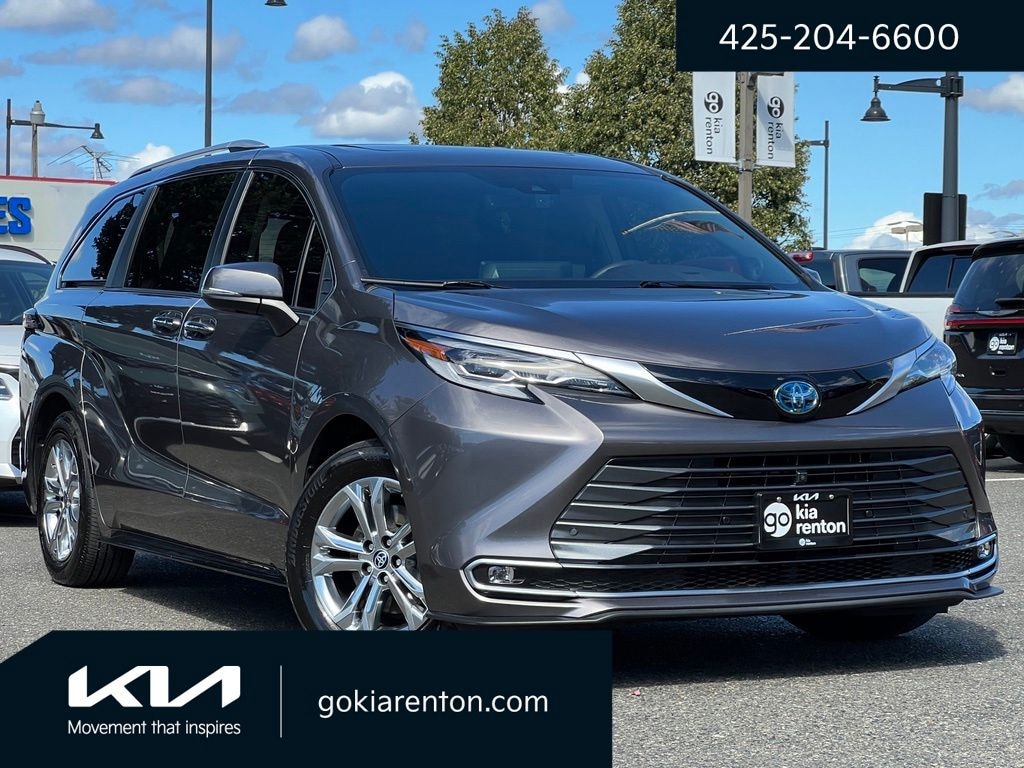 Used 2022 Toyota Sienna Platinum Van Passenger Van