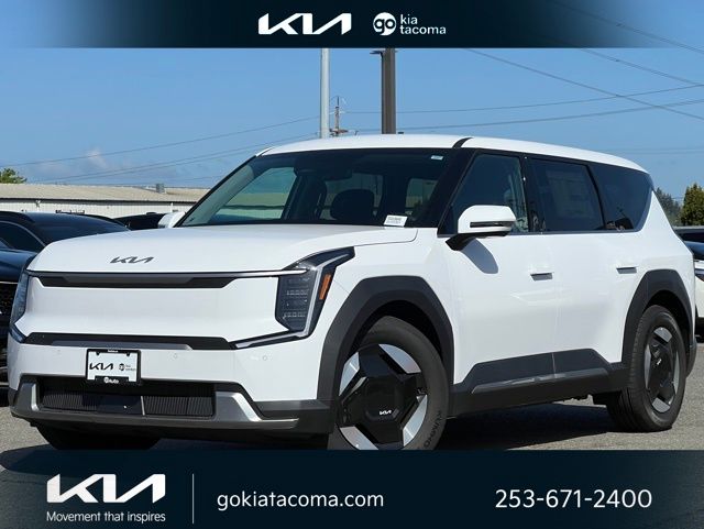 2026 Kia EV9 Light's photo