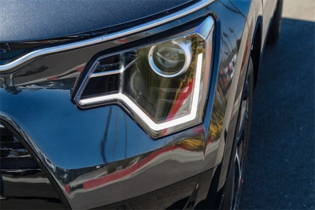 New 2025 Kia Niro SX SUV