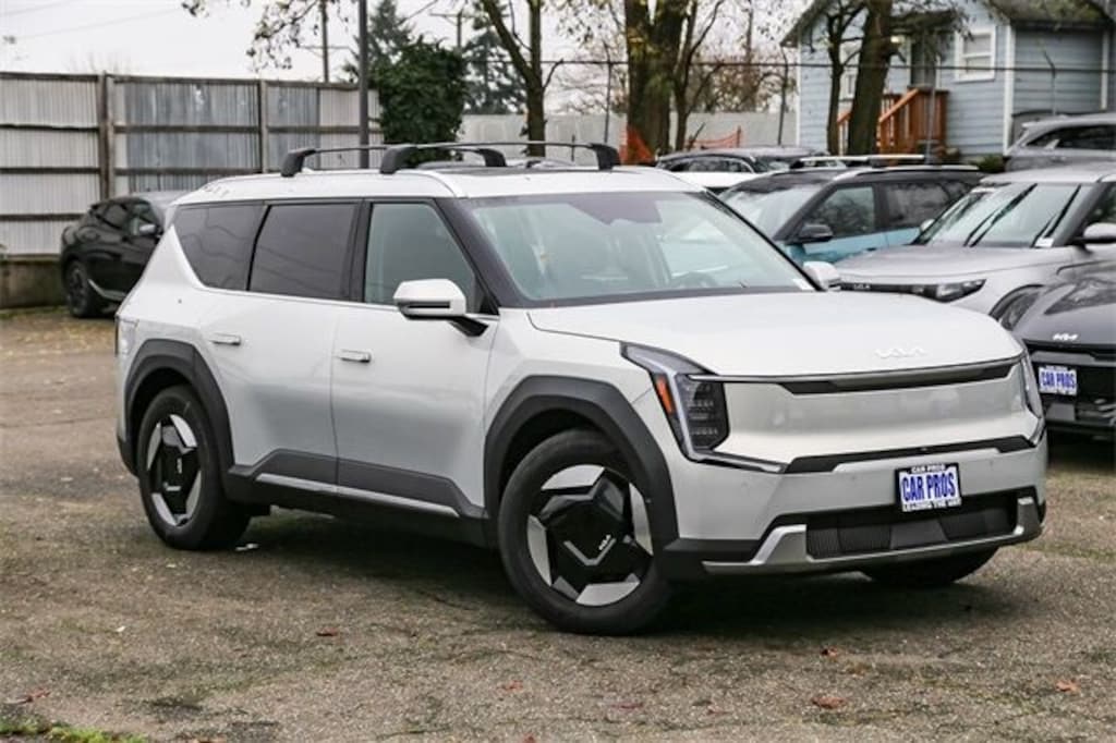 New 2026 Kia EV9 Wind SUV