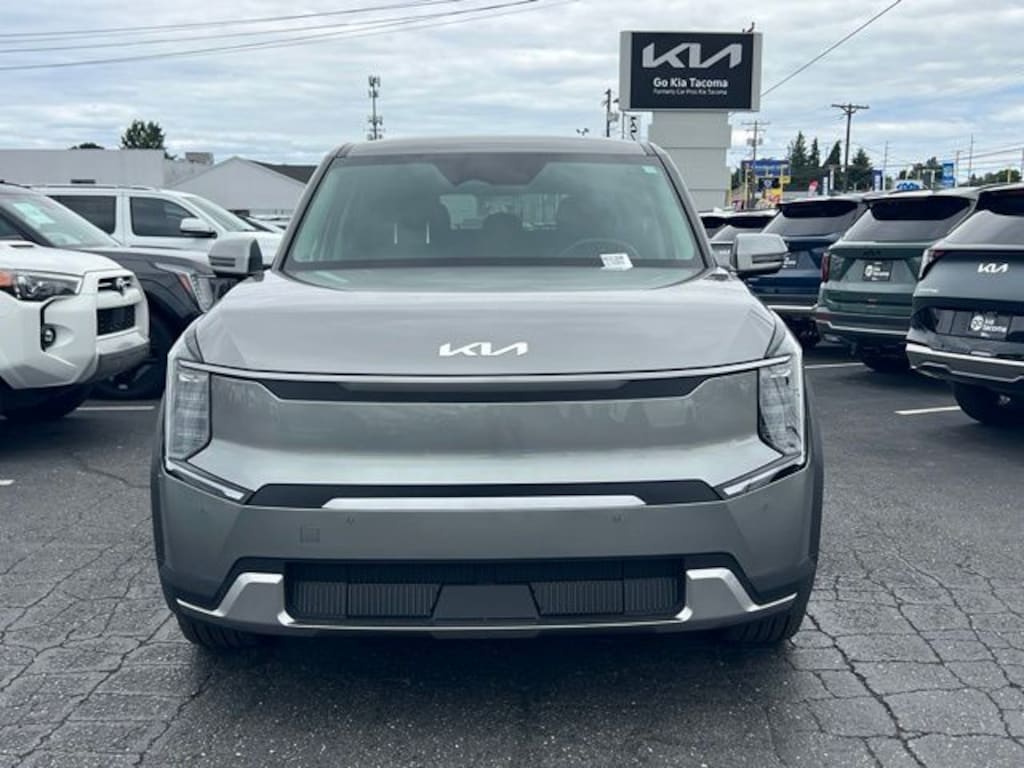 Certified 2024 Kia EV9 Light Short Range SUV