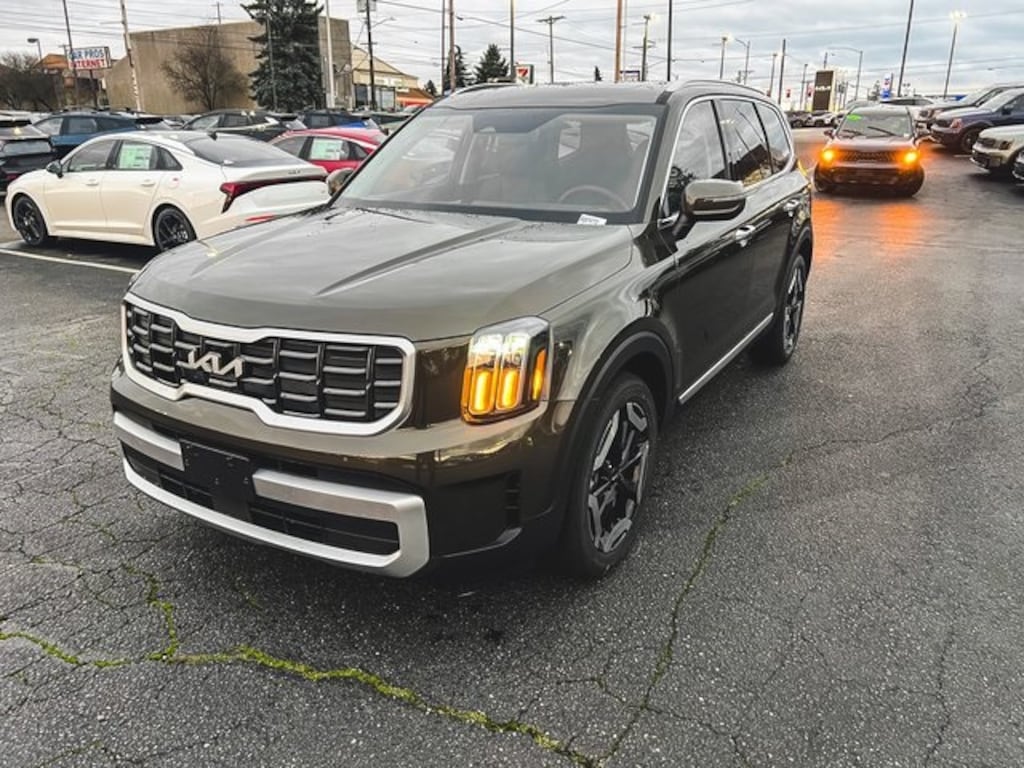 New 2025 Kia Telluride S SUV