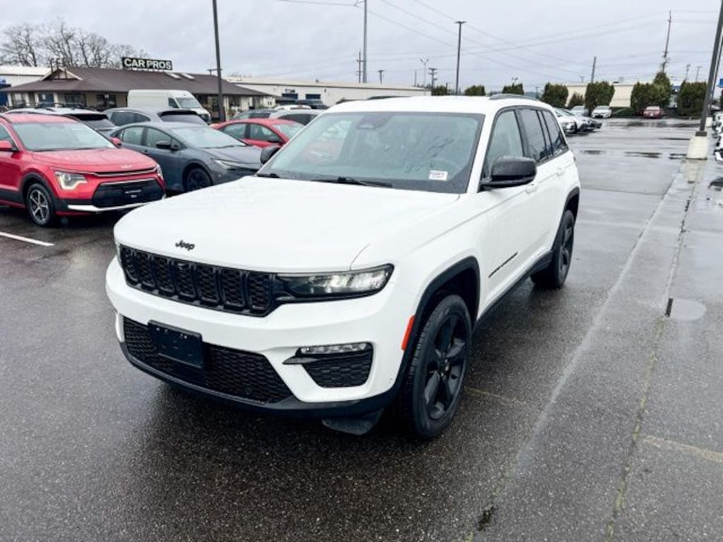 Used 2023 Jeep Grand Cherokee Limited SUV