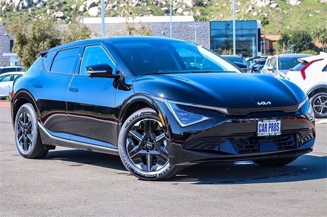 2025 Kia EV6 Wind's photo