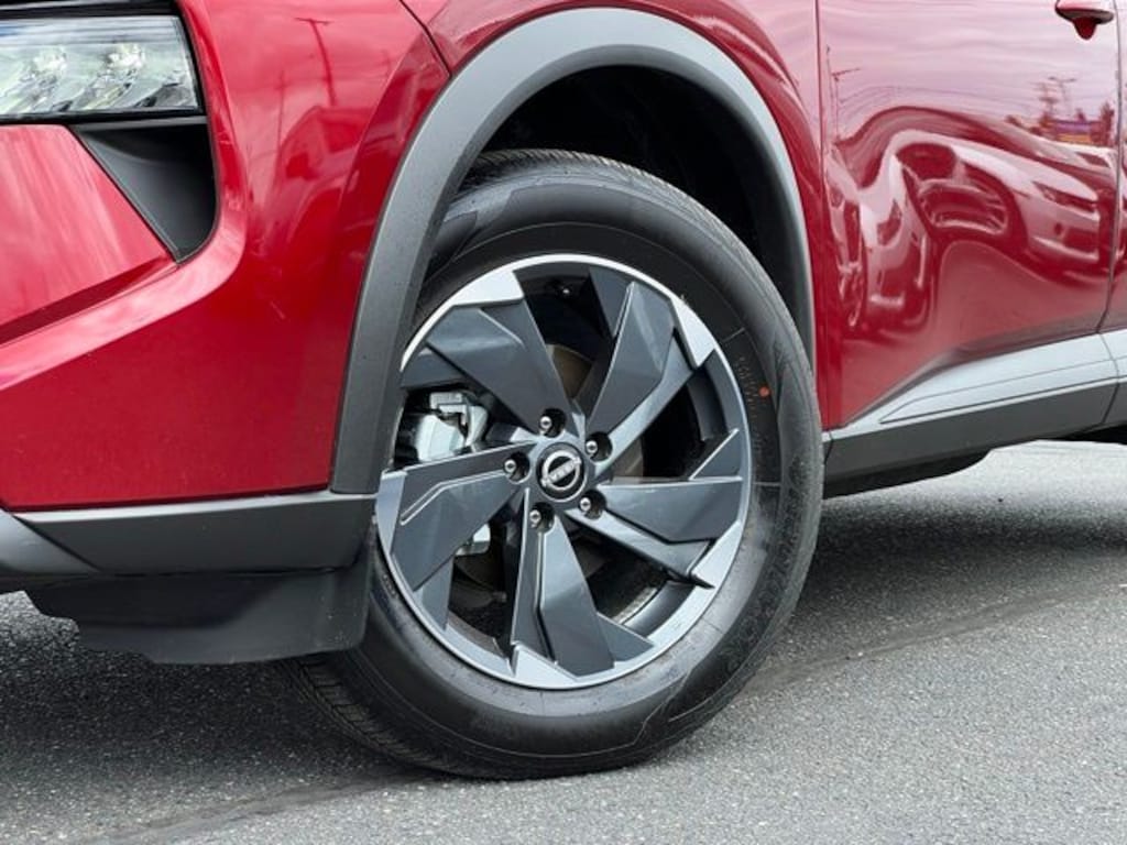 Used 2024 Nissan Rogue SV SUV