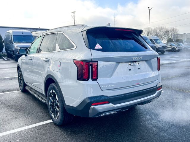 2025 Kia Sorento S - Photo 8