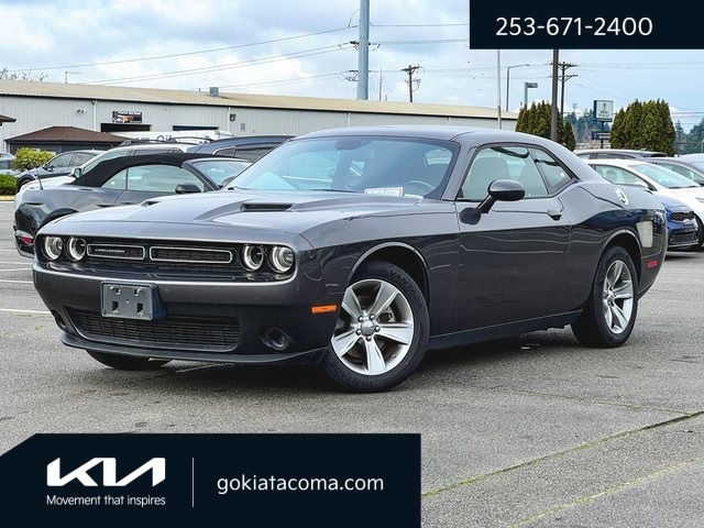 2022 Dodge Challenger SXT's photo