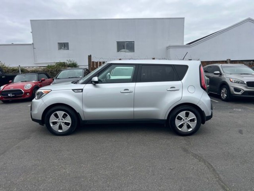 Used 2015 Kia Soul Base FWD Hatchback