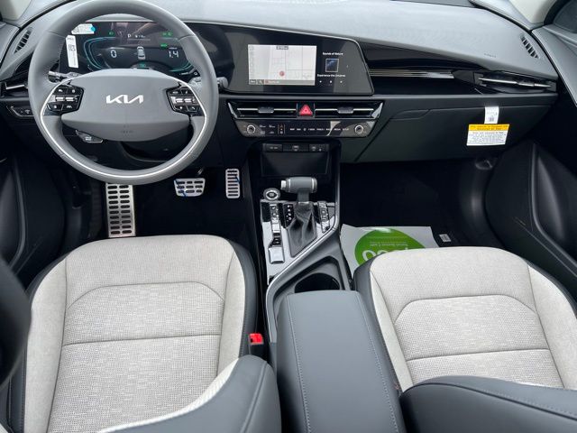 2025 Kia Niro SX Touring - Photo 18