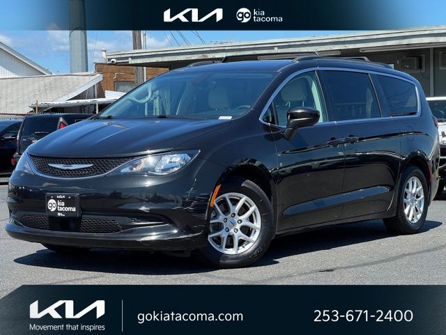 2021 Chrysler Voyager LXI's photo
