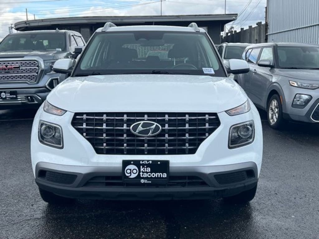 Used 2025 Hyundai Venue SEL SUV