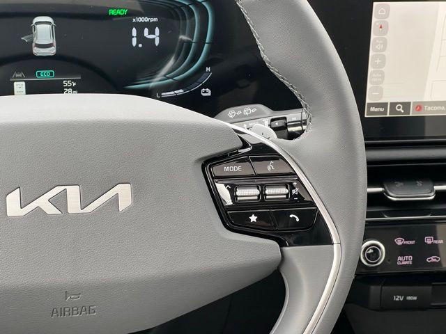 2025 Kia Niro SX Touring - Photo 24