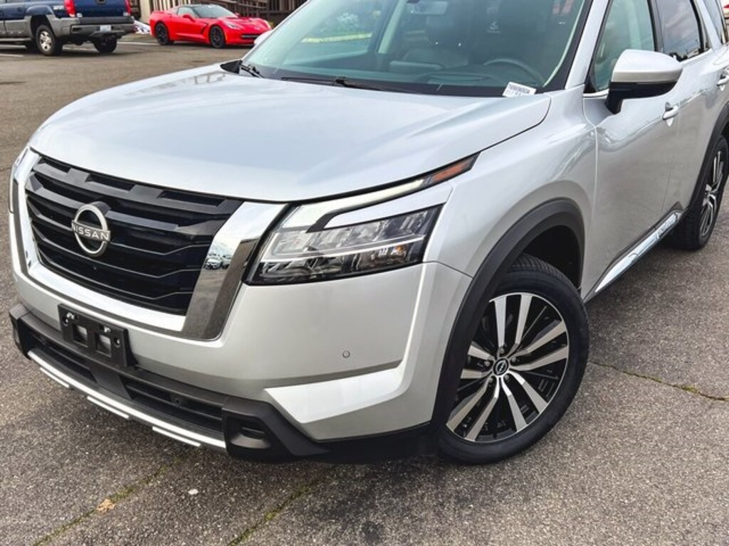 Used 2023 Nissan Pathfinder Platinum SUV