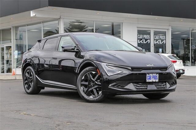 2025 Kia EV6 Wind's photo