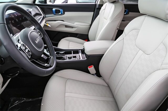 2025 Kia Sorento S - Photo 12