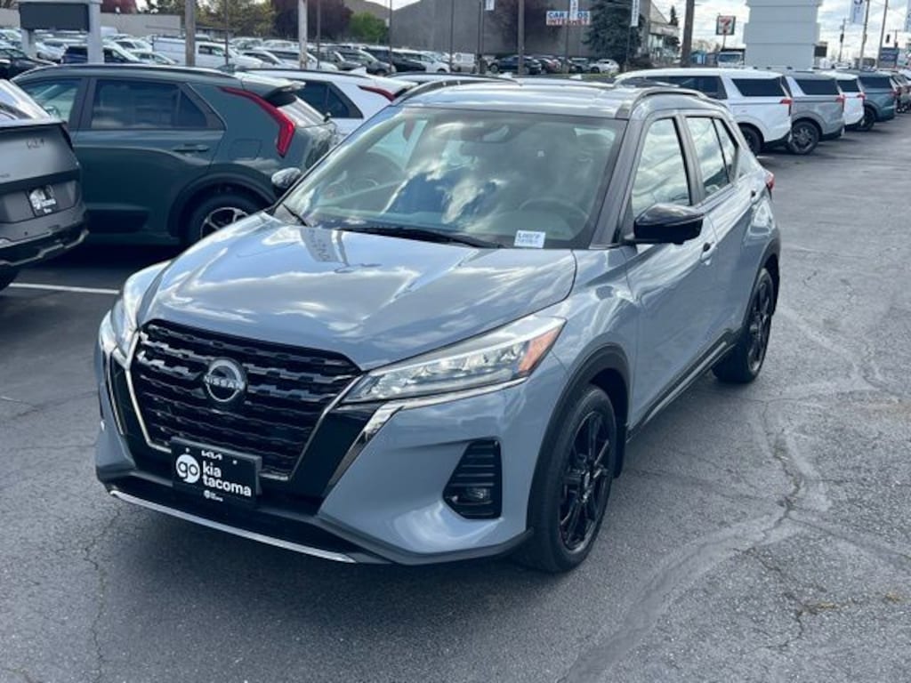 Used 2022 Nissan Kicks SR SUV