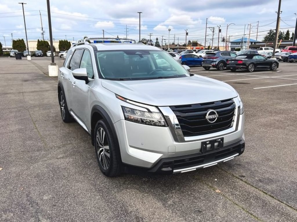 Used 2023 Nissan Pathfinder Platinum SUV