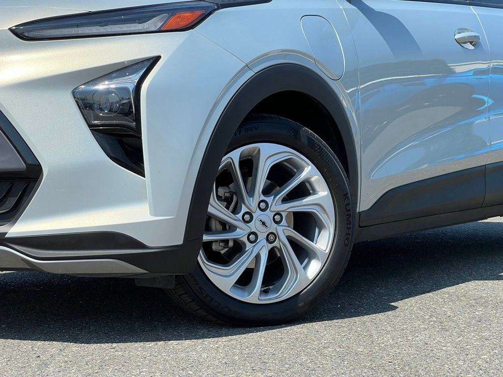 Used 2022 Chevrolet Bolt EUV LT with VIN 1G1FY6S01N4122944 for sale in Tacoma, WA