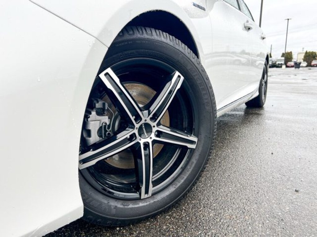 Used 2022 Honda Accord Hybrid Touring Sedan