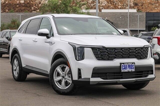2026 Kia Sorento LX's photo