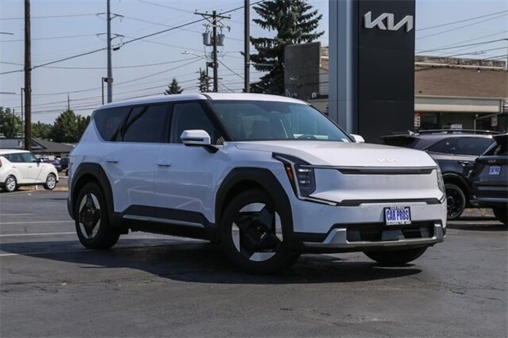 New 2026 Kia EV9 Light Long Range SUV