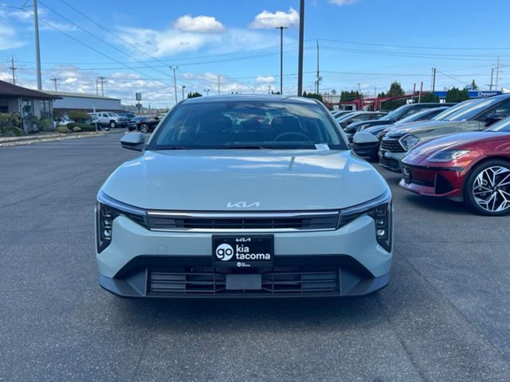 New 2026 Kia K4 LXS Sedan
