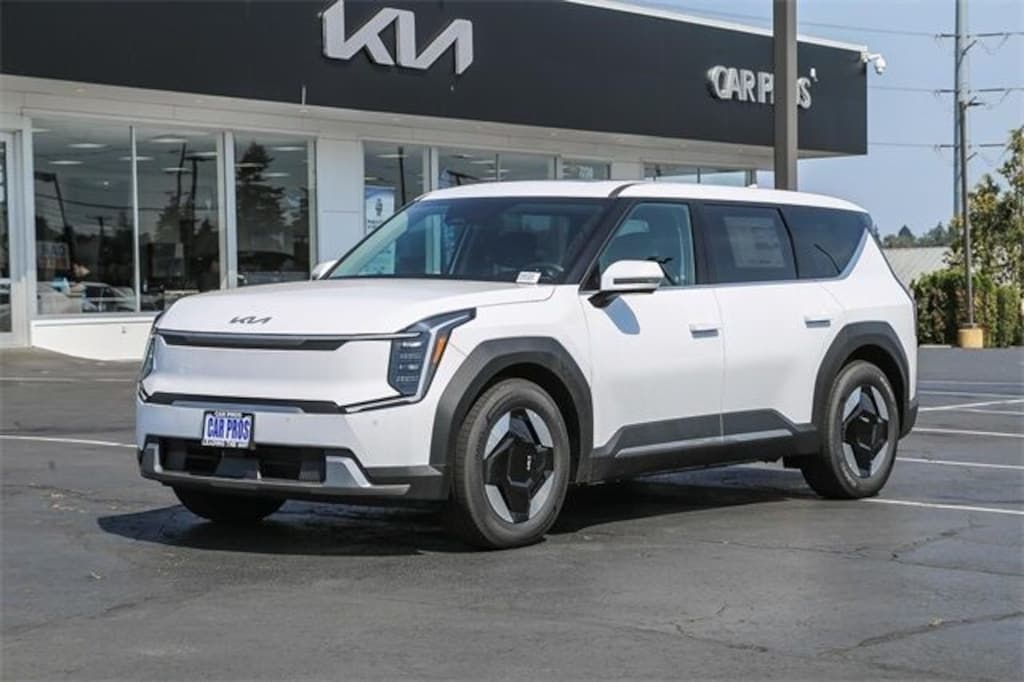 New 2026 Kia EV9 Light Long Range SUV