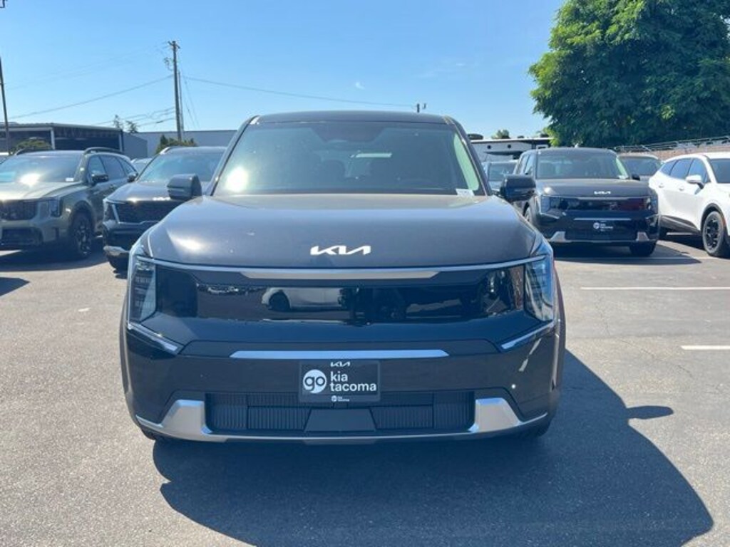 New 2026 Kia EV9 Light Long Range SUV