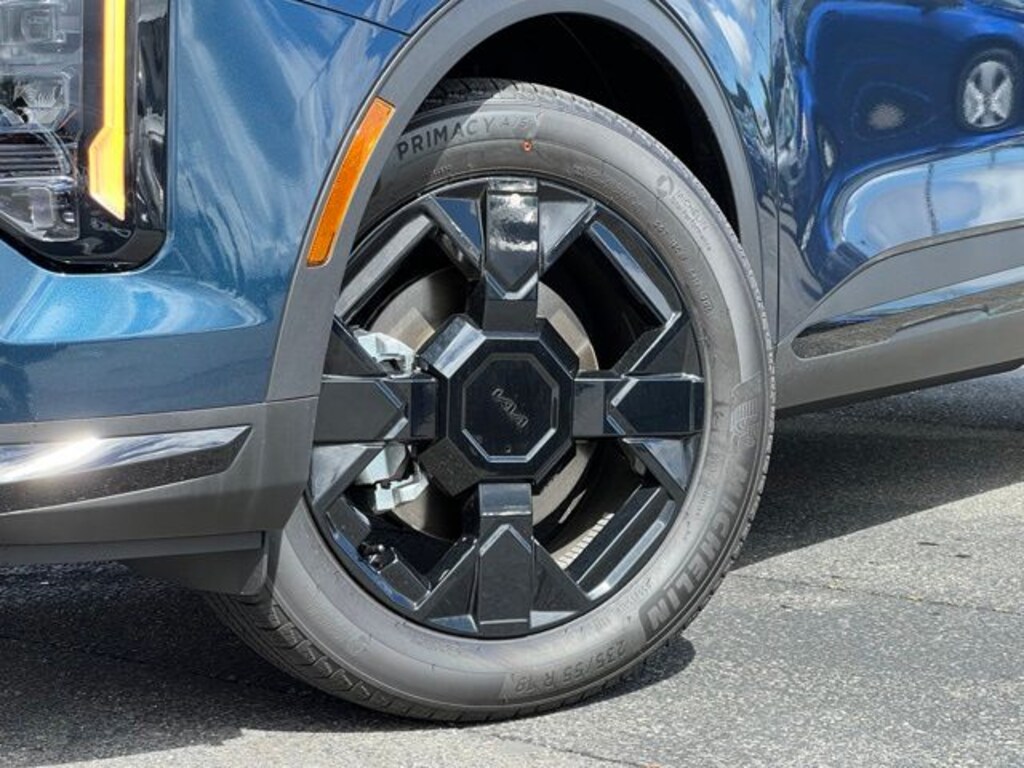 New 2026 Kia Sportage Plug-In Hybrid X-Line SUV