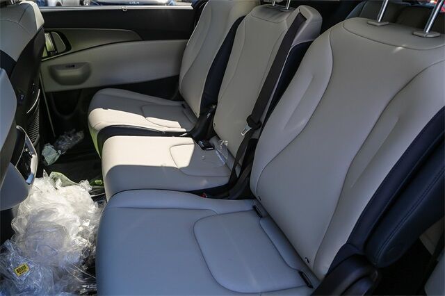 2026 Kia Carnival SX - Photo 16