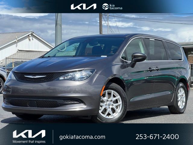 2023 Chrysler Voyager LX's photo
