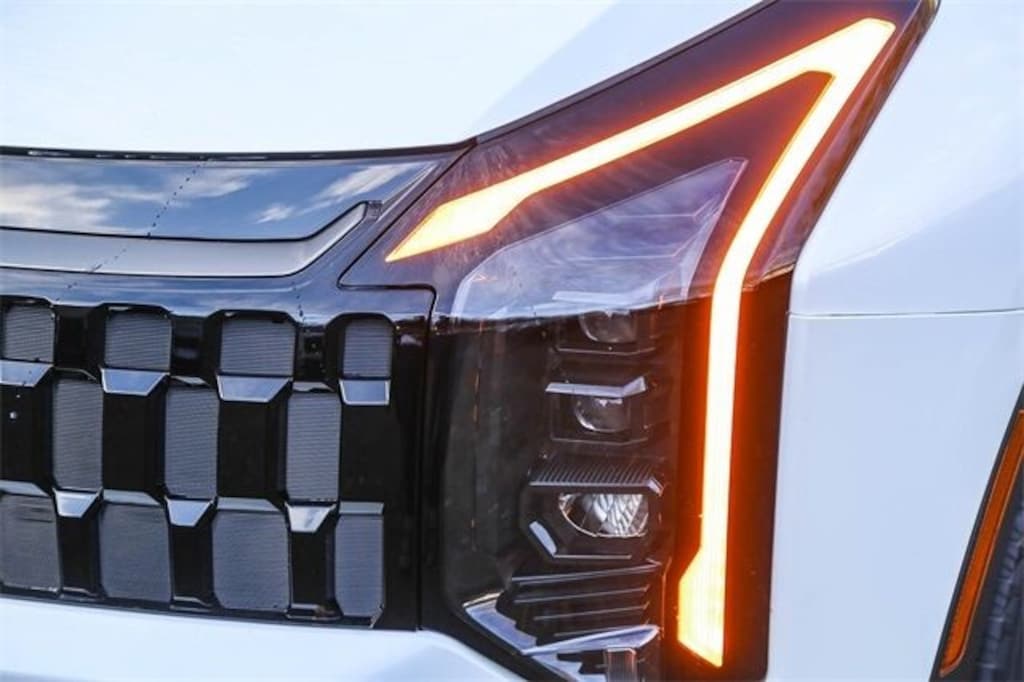 New 2026 Kia Sportage Plug-In Hybrid X-Line SUV