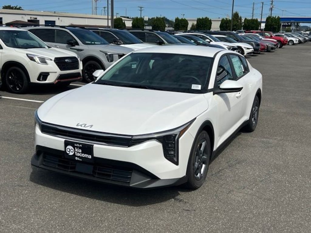 New 2026 Kia K4 LXS Sedan