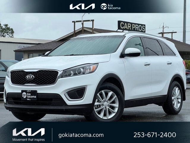 2017 Kia Sorento LX AT's photo