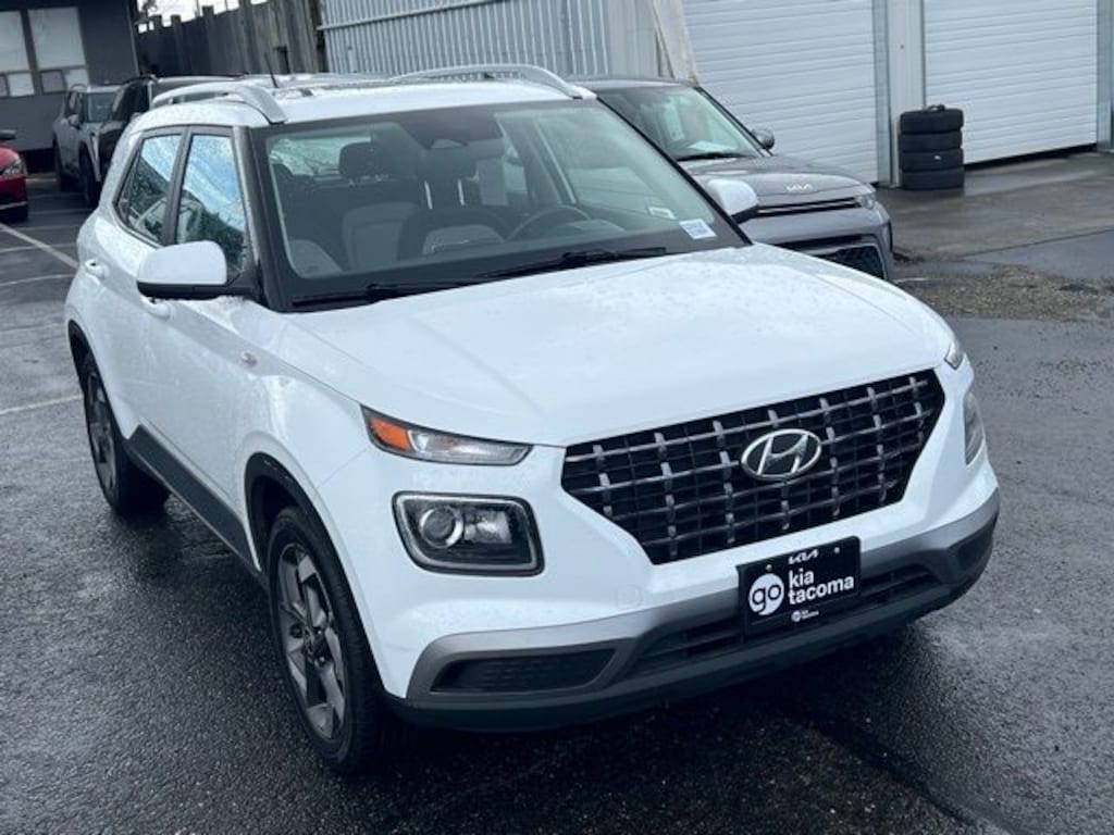Used 2025 Hyundai Venue SEL SUV