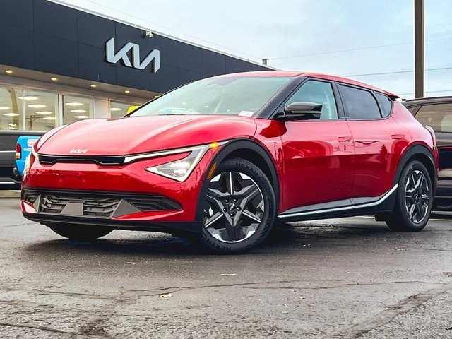 2025 Kia EV6 Light L/R's photo