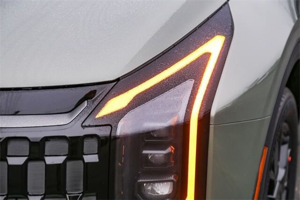 New 2026 Kia Sportage Plug-In Hybrid X-Line SUV