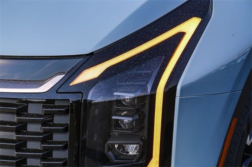 New 2026 Kia Sportage Hybrid S SUV